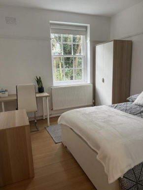 Cosy 5 Bed Apartment in Highgate